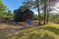 Wilderness Haven with Hot Tub in Franktown - 4 estrellas
