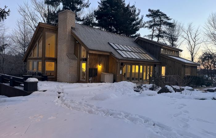 Luxurious Ski in-Ski Out Mnt. Creek/Hot Tub/Tennis & Pickleball/Heated Pool/Golf
