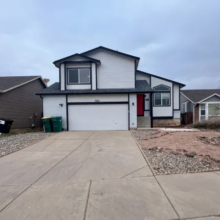 Music Themed 3-bedroom house with WiFi, AC and easy access to FT Carson Hotels in Fountain