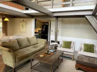 The Honey Pot- peaceful cabin -fireplace and deck - Chalets