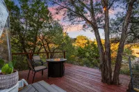 Hill Country Glamping Dome w/Hot Tub, Gym, Sauna & Cold Plunge - Chalets