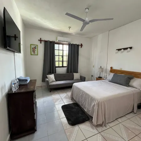 2-bedroom apartment in enchanting Cozumel with WiFi, AC. 2nd Floor