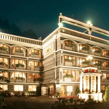 Alishan Peak Hotel