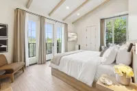 Casa Riviera, a ZenStay Hotel - Beach