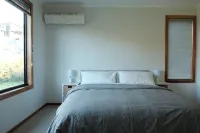 Stylish 3-Bedroom 1Bathroom 1 Ensuite Townhouse - موقف سيارات