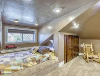 Spacious 3-Homes & Yard; Family & Business Retreat: Hot Tub • Sauna • Gym - 4つ星