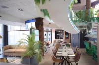 SoBlue Hôtel - موقف سيارات