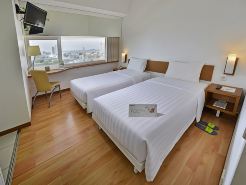 Whiz Hotel Pemuda Semarang