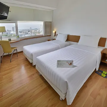 Whiz Hotel Pemuda Semarang