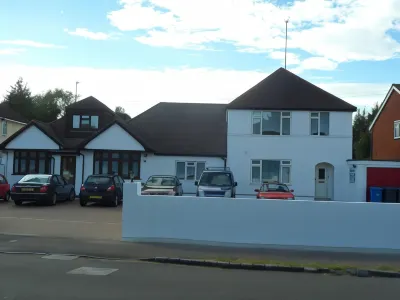 London Heathrow Guesthouse Hotels near St Andrew's Cl