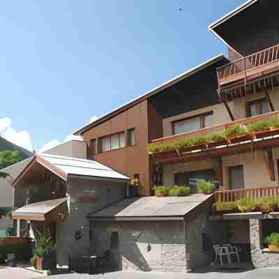 Chalet-Hôtel Alpage & Spa Hotel Exterior