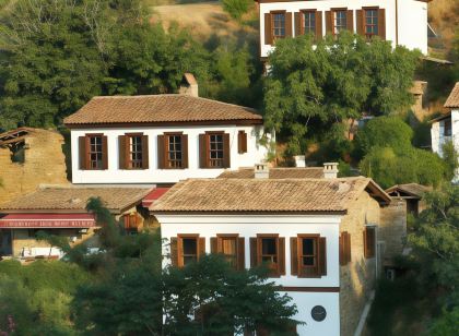 Terrace Houses Sirince - Fig, Olive Clockmakers and Grapevine