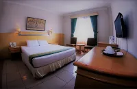 Zamrud Hotel & Convention Hotels in Kejaksan