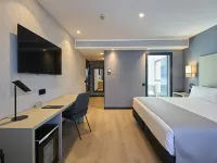 Catalonia La Maquinista Hotels near Sant Andreu Metro Station