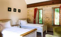 Kingston Country Courtyard Hotels in Kingston