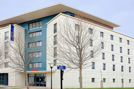 Aparthotel Adagio Access Avignon Отели рядом с достопримечательностью «Папский дворец»