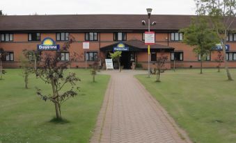 Days Inn by Wyndham Warwick North M40