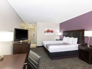 La Quinta Inn & Suites by Wyndham Blue Springs