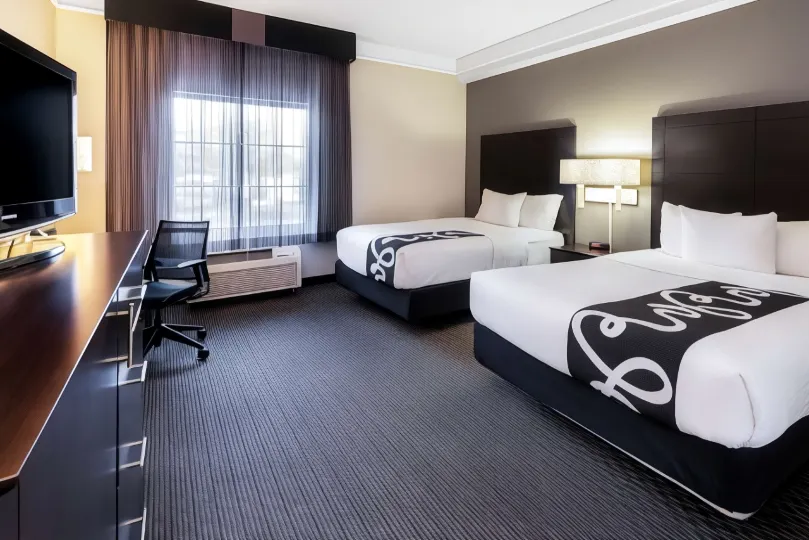 邁措沃迷信泉拉昆塔溫德姆套房飯店