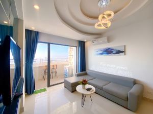 Emerald Sea Apartment at My Khe Beach Da Nang