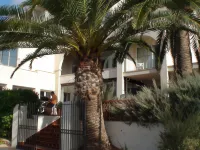 BG Nautico Ebeso Hotels near De Mil Amores