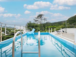 Geoje Theview Kids Poolvilla