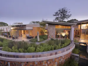 Seven Villa Hotel & Spa