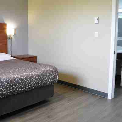Moonlight Inn and Suites Sudbury Rooms