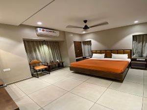 Hotel Vrindavan Deluxe Kolhapur