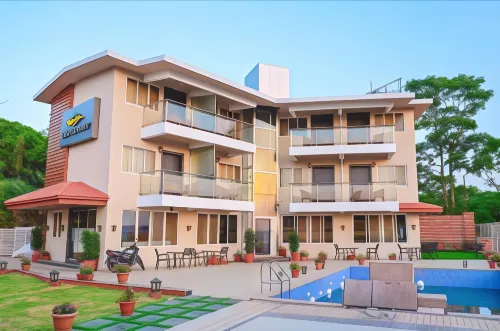 Bliss County Resort Hotels in Avakali
