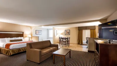Best Western Plus Prairie Inn فنادق في Lebanon