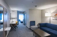 Holiday Inn Express & Suites Marquette Hotels in 