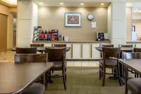 La Quinta Inn & Suites by Wyndham New Haven Hotels in New Haven