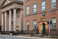 Canbe Gardiner House Hotels near The Famine Memorial