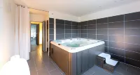 Logis Latitude Ouest Hôtel Restaurant & Spa Hotels in Douarnenez
