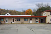 Claremont Motor Lodge Hotel di Goshen