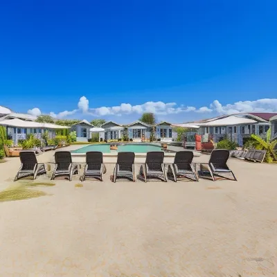 Отель ПАПА-ДОМ Hotel dekat Gudauta Beach