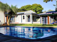 Villameyer Lodge Hotels near Silver Mall