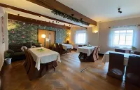 Castle Inn Hotels in Knighton