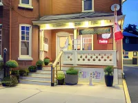 Maple Leaf Motel Hotels near Goderich BIA Farmers' Market