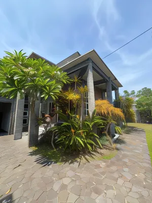Edhost d'Castillo Hotel dekat Toko Emas Gajah Putih Bantul