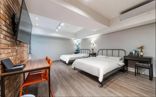 27 Hotel - parking