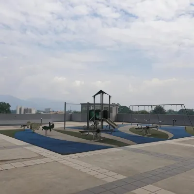 Kaka Homestay Ipoh Town@2Parking@3Rooms@10Pax@Wifi のホテル