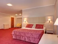 Delmont Hotel Hotels in Sukko