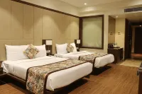 Pride Hotel Bhopal - 4 Sao
