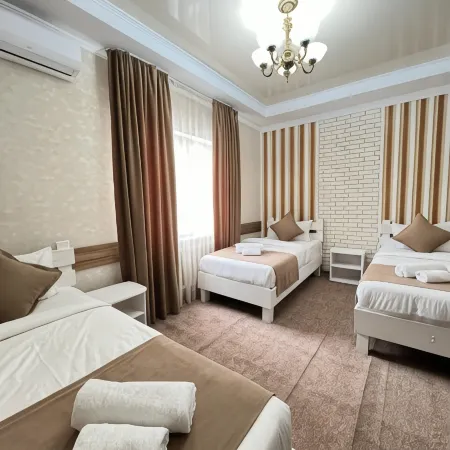 Kausar Hotel