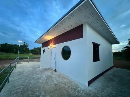 C-Code Resort Отели рядом с достопримечательностью «Wat Huai Poon»