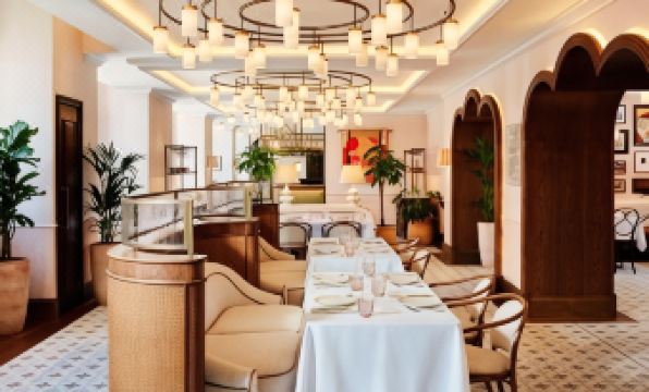 5. 하이드 런던 시..