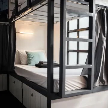 Avisala Hostel Coron