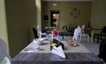 Sweet Central Hotel